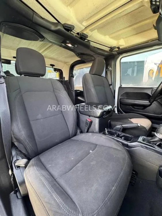 Jeep Wrangler 2018 for Sale in Ajman Image-15