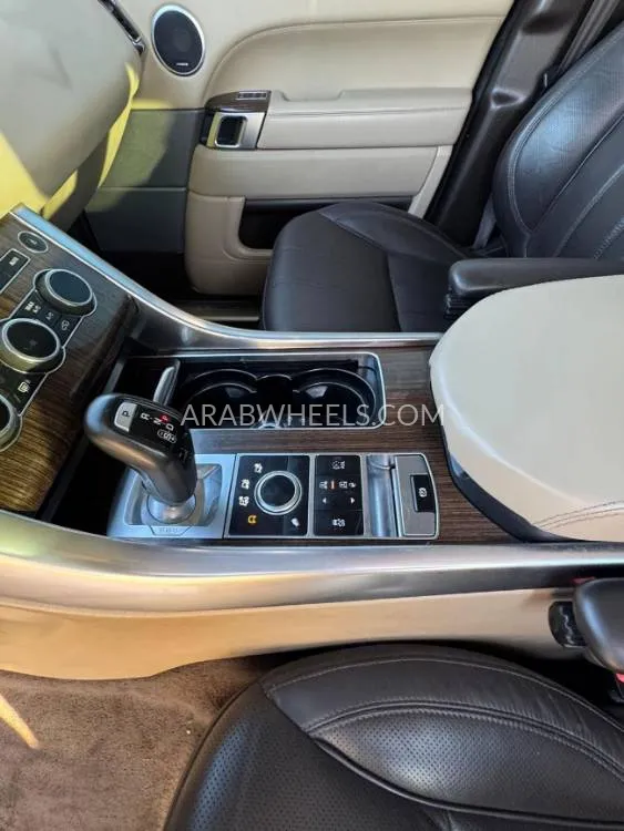 Land Rover Range Rover Sport 2015 for Sale in Ajman Image-9