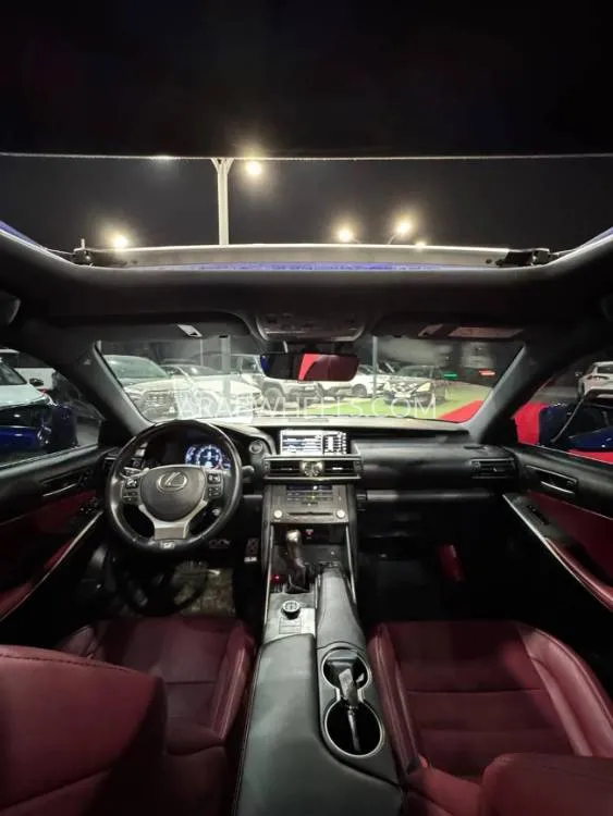 لكزس IS 2020 for Sale in عجمان Image-7