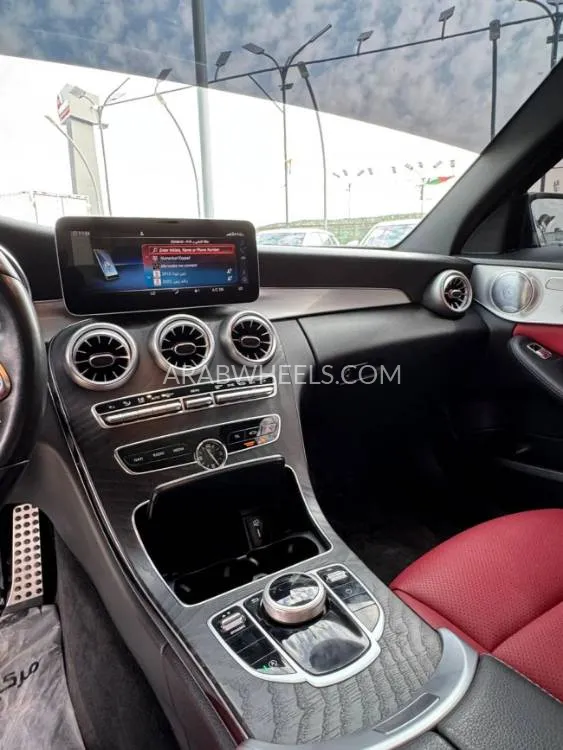 مرسيدس بنز كلاس C 2019 for Sale in عجمان Image-9