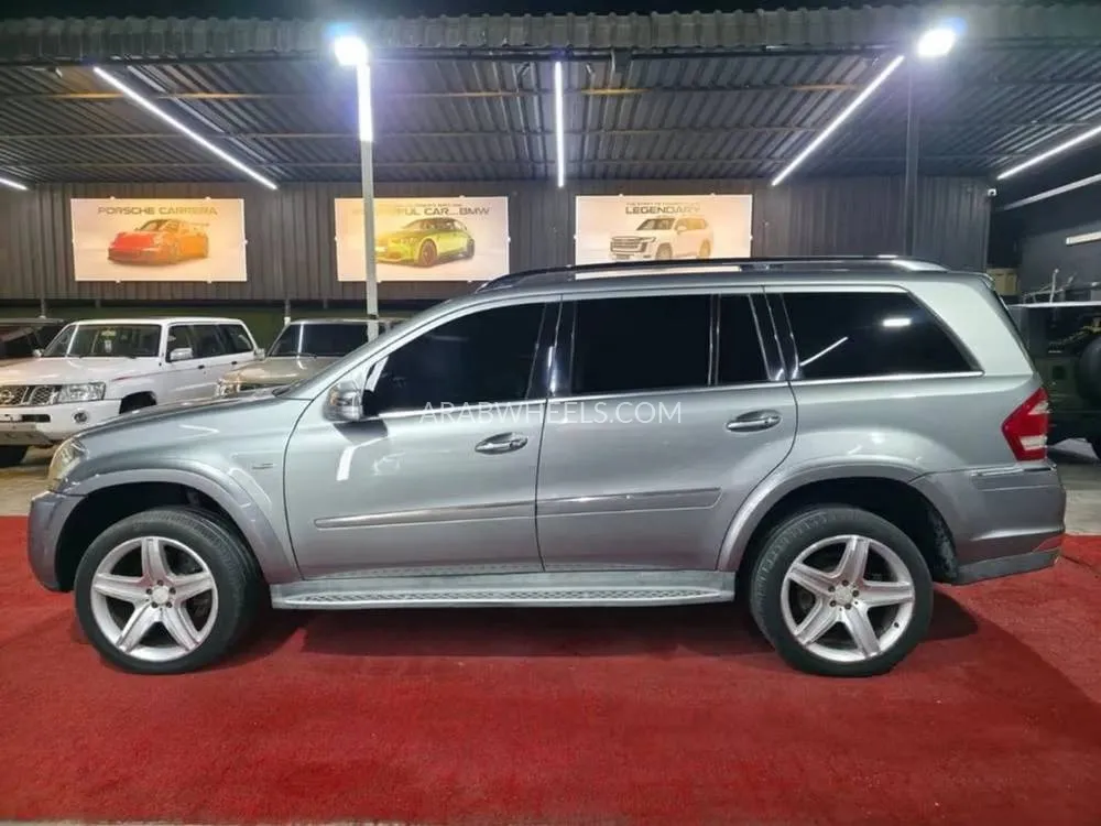 Mercedes Benz GL Class 2012 for Sale in Ajman Image-12
