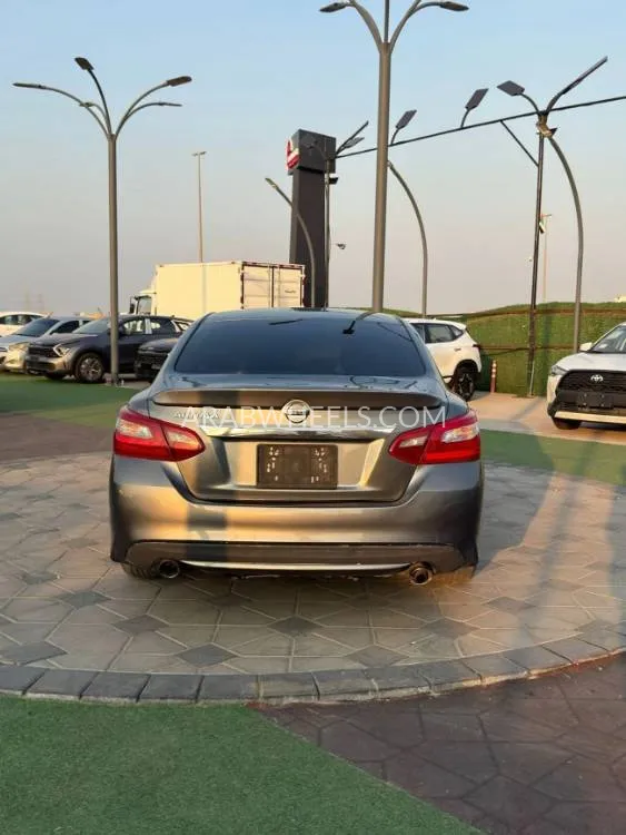 Nissan Altima 2018 for Sale in Ajman Image-6