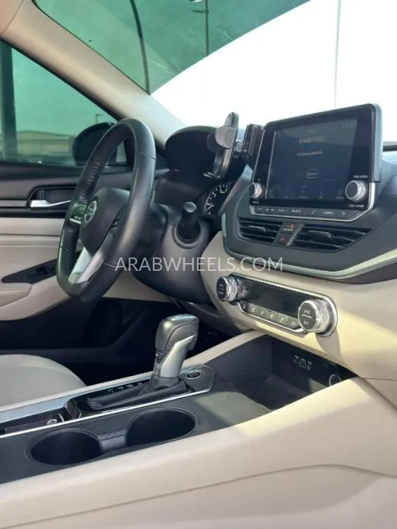 Nissan Altima 2020 for Sale in Ajman Image-18