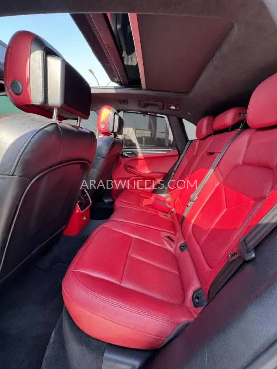 Porsche Macan 2015 for Sale in Ajman Image-12
