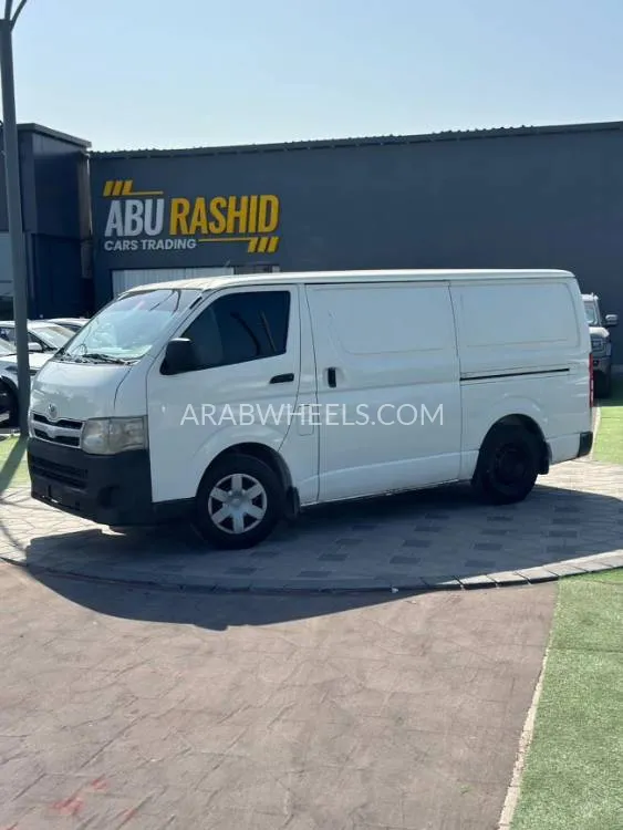 Toyota Hiace 2012 for Sale in Ajman Image-6