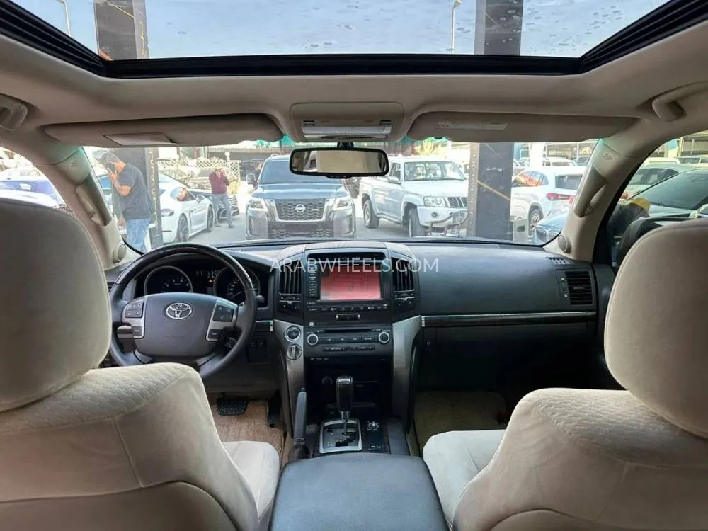 Toyota Land Cruiser 2010 for Sale in Ajman Image-3