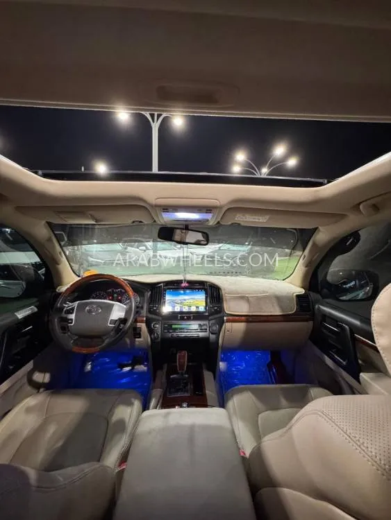 Toyota Land Cruiser 2014 for Sale in Ajman Image-7