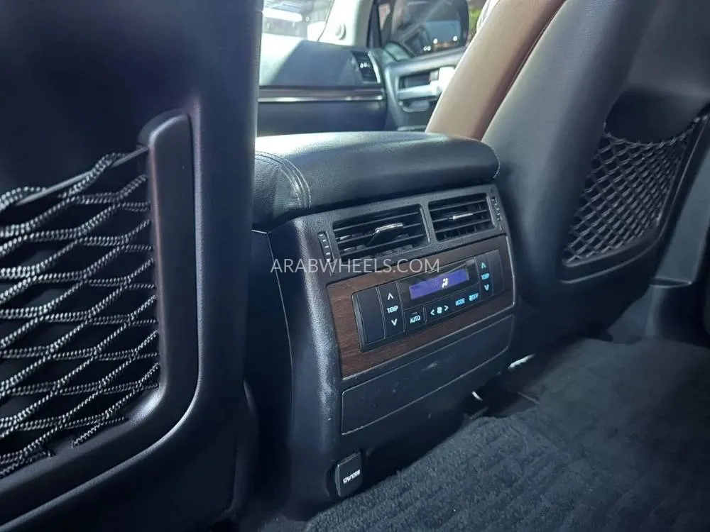 Toyota Land Cruiser 2019 for Sale in Ajman Image-19