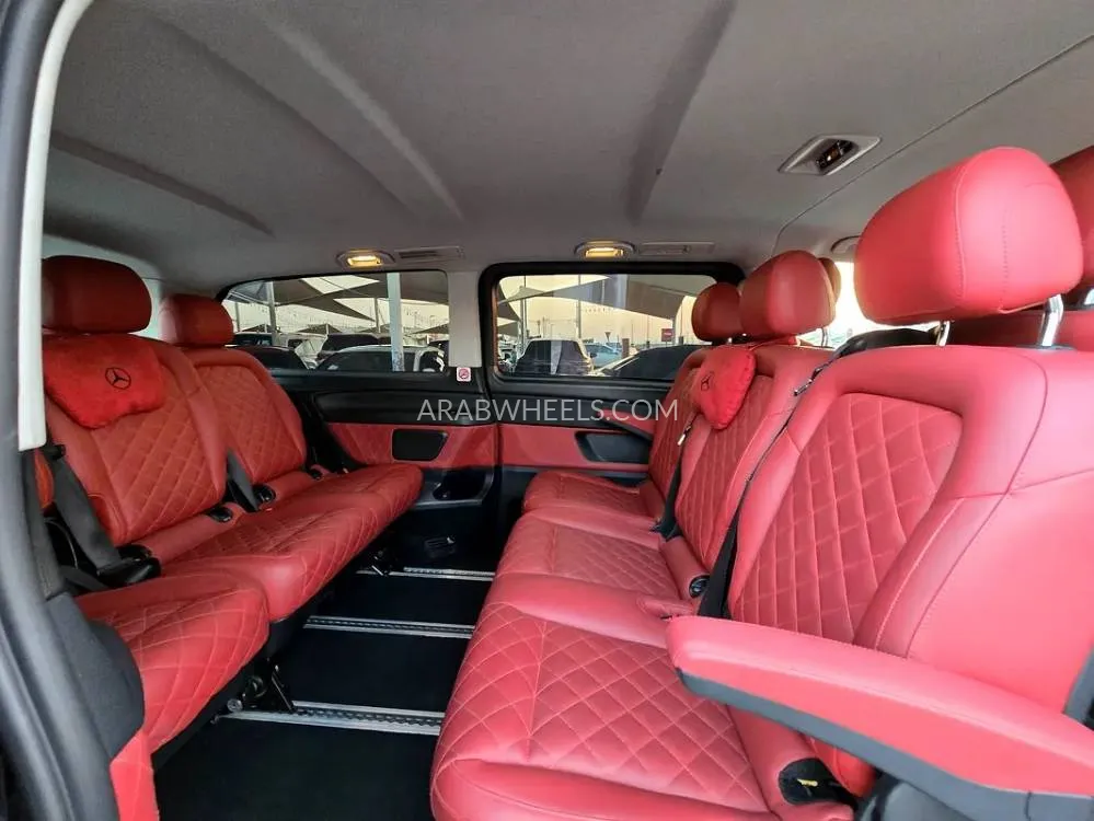 Mercedes Benz V Class 2018 for Sale in Sharjah Image-2