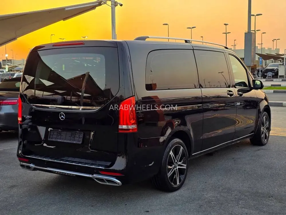 Mercedes Benz V Class 2018 for Sale in Sharjah Image-13