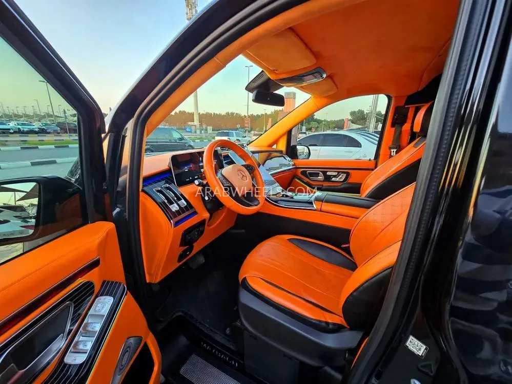 مرسيدس بنز كلاس V 2018 for Sale in الشارقة Image-13