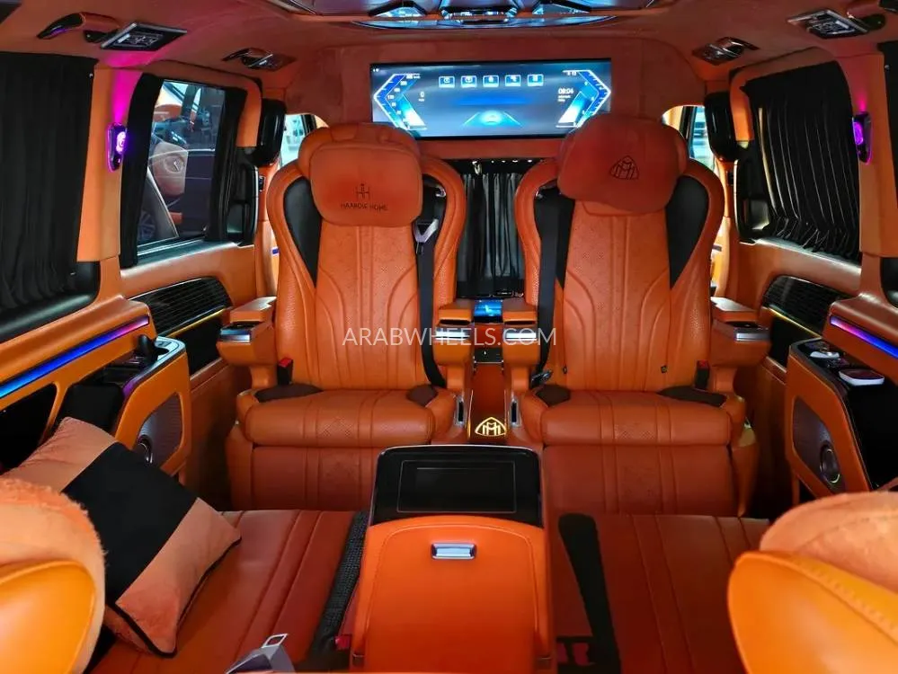 مرسيدس بنز كلاس V 2018 for Sale in الشارقة Image-14