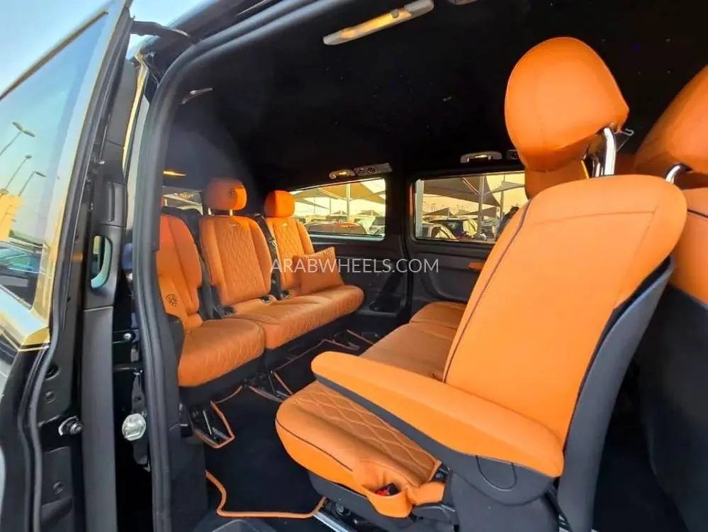 Mercedes Benz Vito 2018 for Sale in Sharjah Image-6