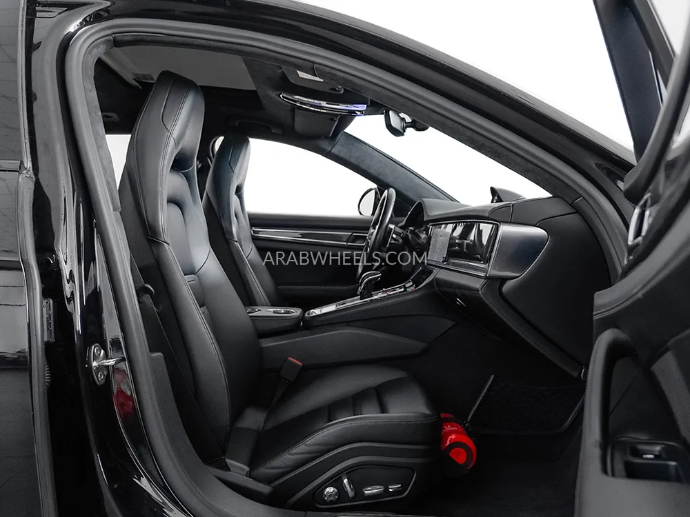 Porsche Panamera 2018 for Sale in Dubai Image-8
