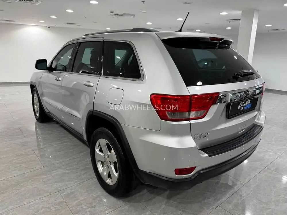 Jeep Grand Cherokee 2012 for Sale in Dubai Image-6