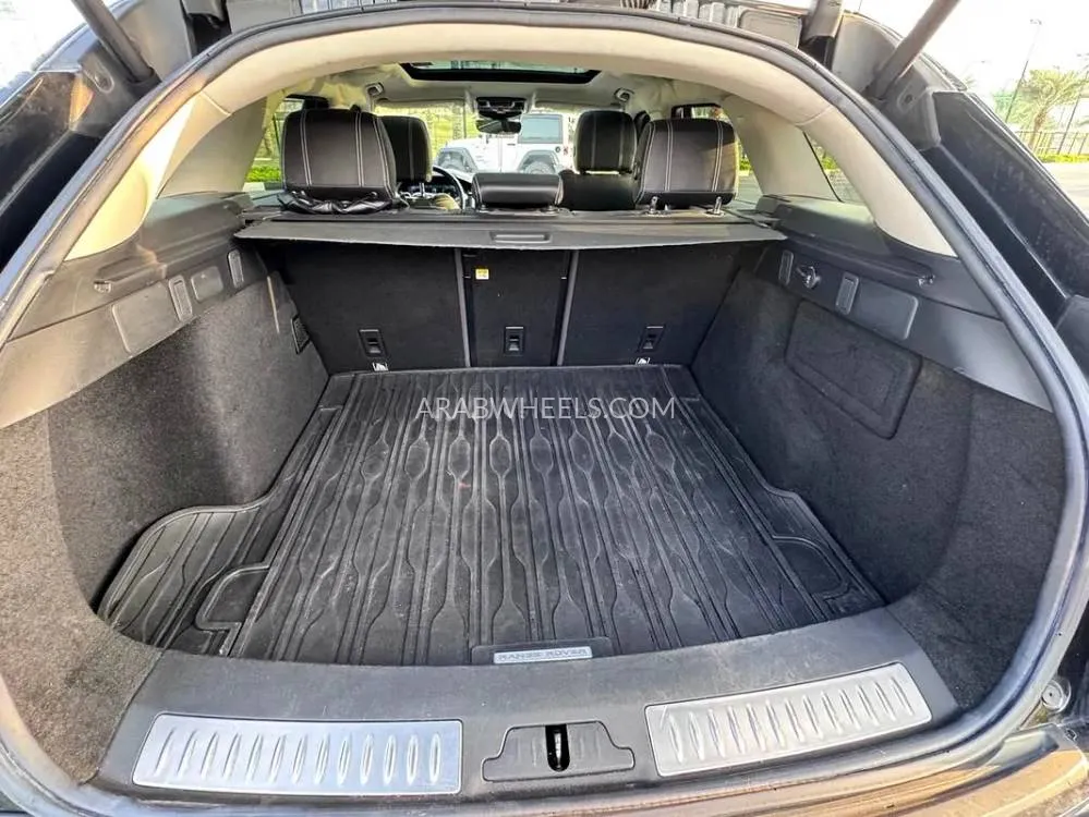 لاند روفر رينج روفر فيلار 2018 for Sale in دبي Image-2