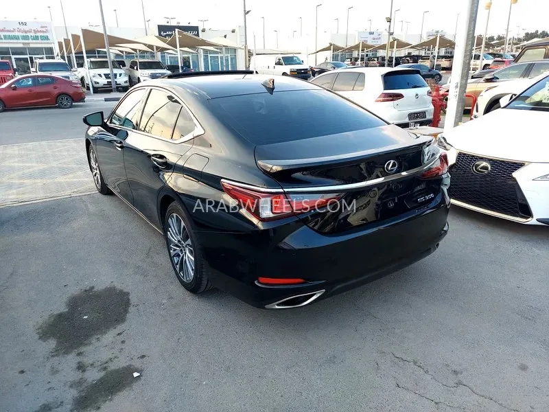 لكزس ES 2020 for Sale in الشارقة Image-4