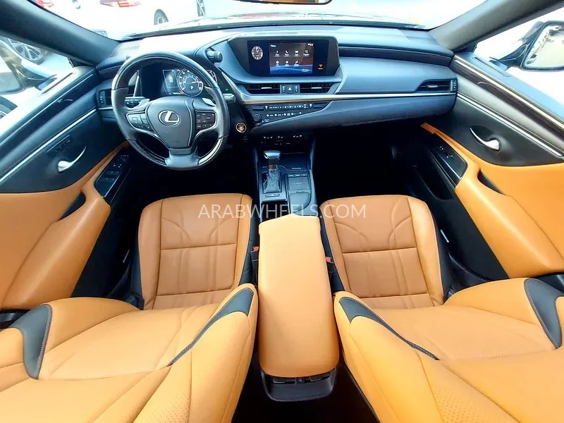 لكزس ES 2020 for Sale in الشارقة Image-7