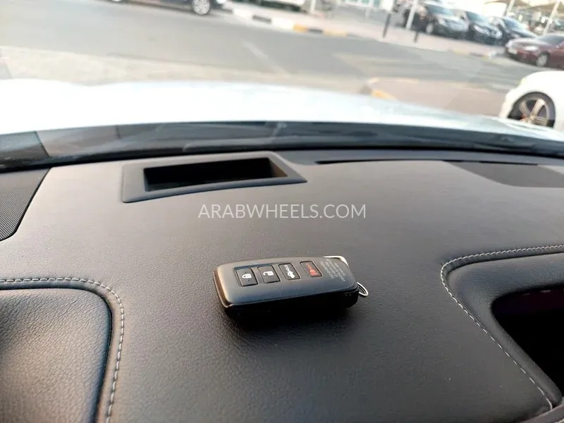 Lexus GS 2017 for Sale in Sharjah Image-17