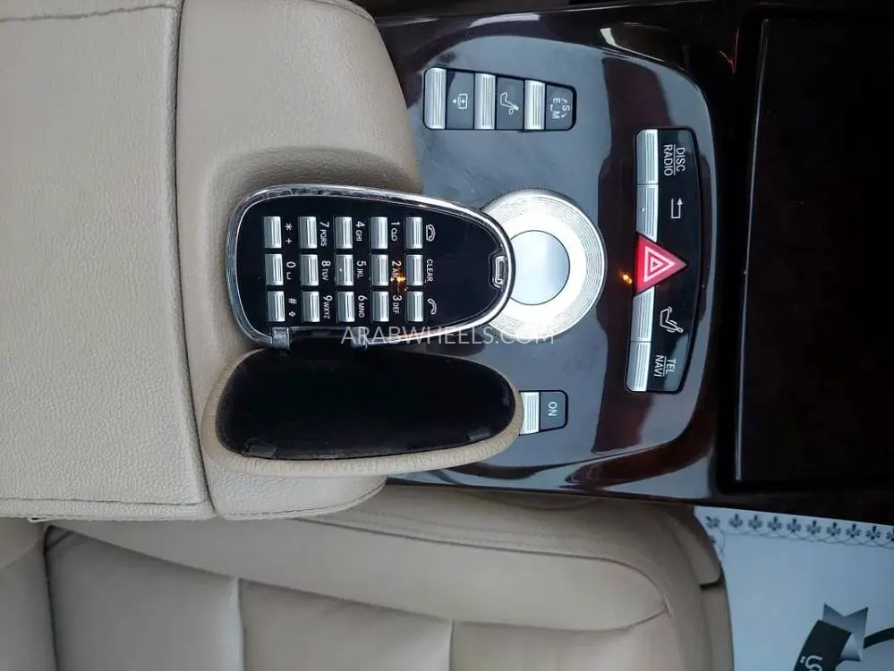 مرسيدس بنز CLS Class 2013 for Sale in الشارقة Image-12
