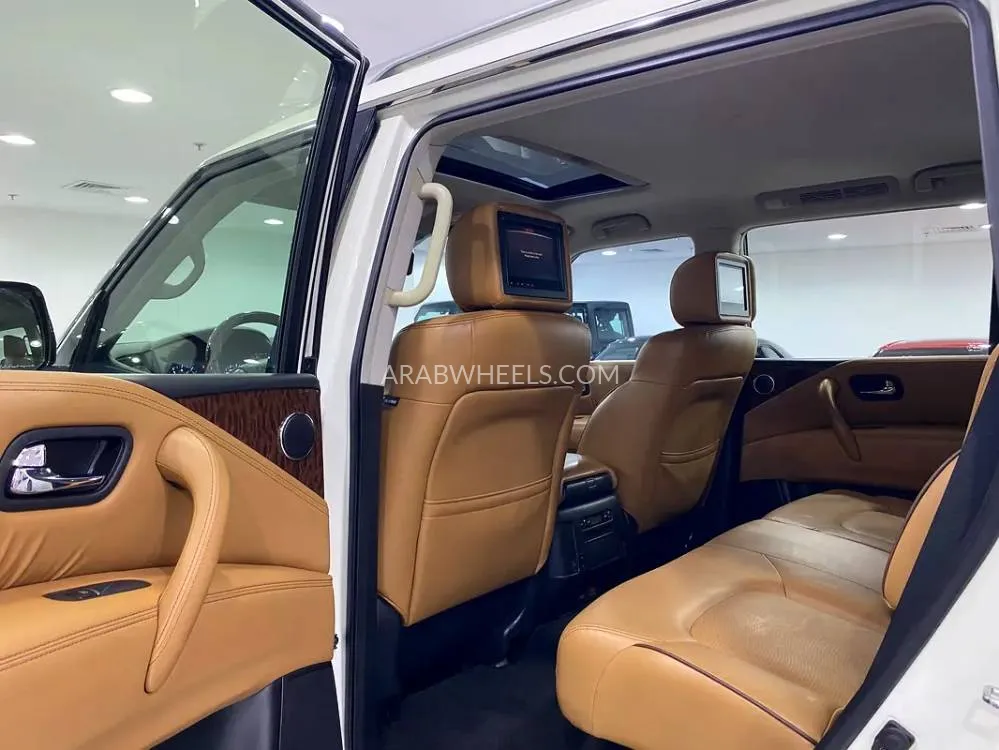 Nissan Patrol 2019 for Sale in Dubai Image-10