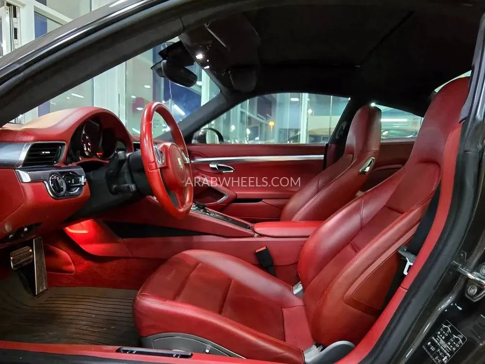 Porsche 911 2014 for Sale in Sharjah Image-4