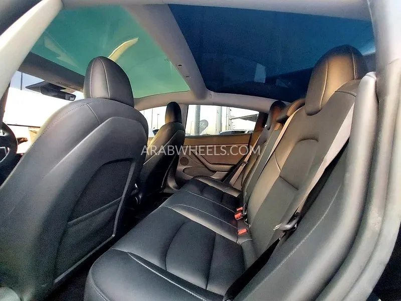 Tesla Model 3 2023 for Sale in Sharjah Image-7