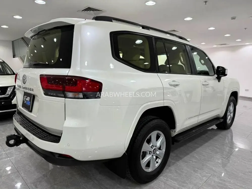 Toyota Land Cruiser 2023 for Sale in Dubai Image-4