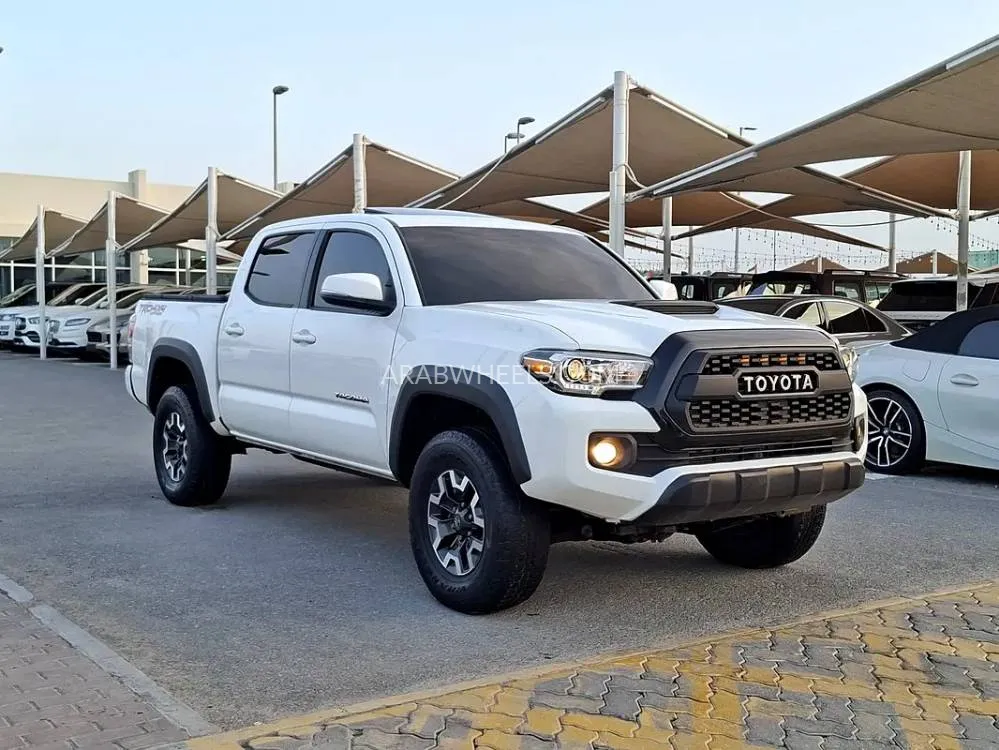 Toyota Tacoma 2017 for Sale in Sharjah Image-15
