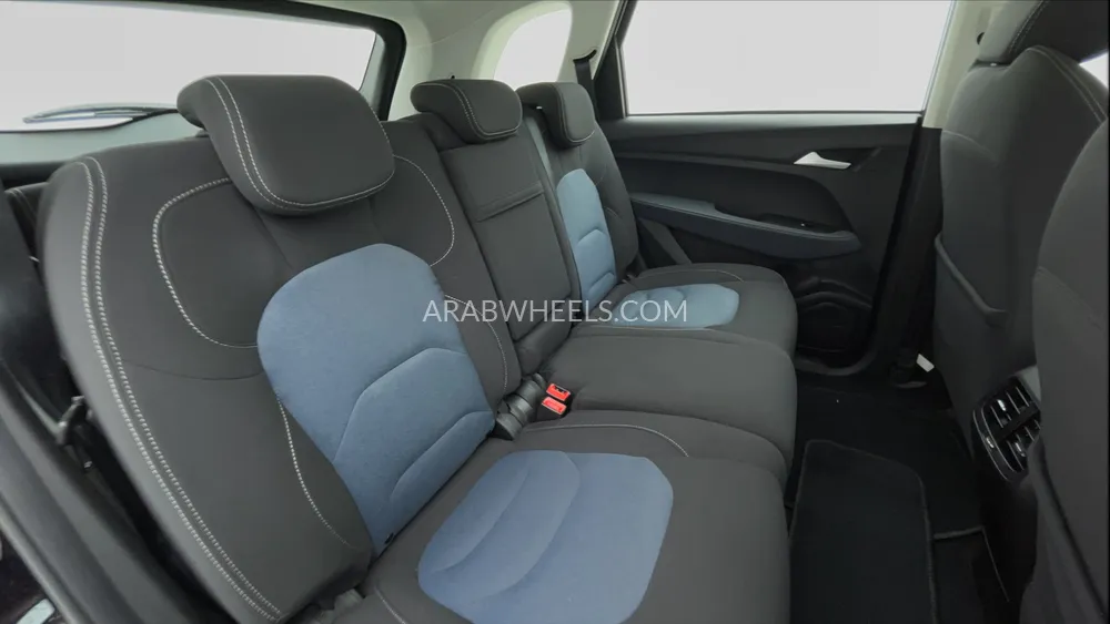 Chevrolet Captiva 2021 for Sale in Dubai Image-25