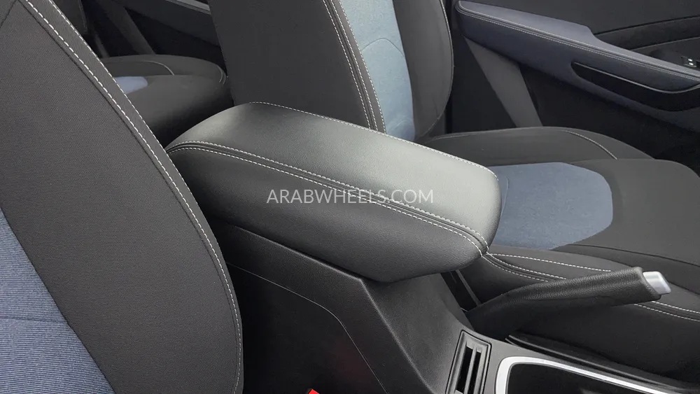Chevrolet Captiva 2021 for Sale in Dubai Image-33