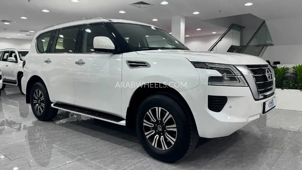 Nissan Patrol 2021 for Sale in Dubai Image-3