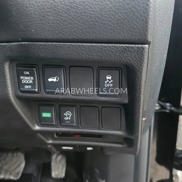Nissan X-Trail 2018 for Sale in Dubai Image-23