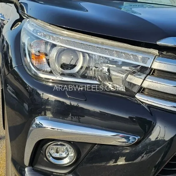 Toyota Hilux 2018 for Sale in Dubai Image-14
