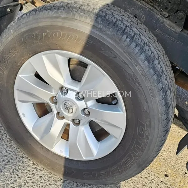 Toyota Hilux 2018 for Sale in Dubai Image-30