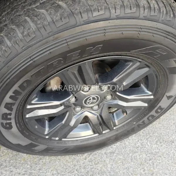 Toyota Hilux 2020 for Sale in Dubai Image-25