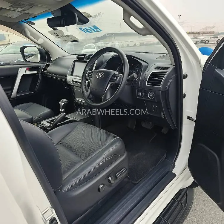 Toyota Land Cruiser Prado 2019 for Sale in Dubai Image-19