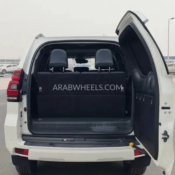 Toyota Land Cruiser Prado 2019 for Sale in Dubai Image-22