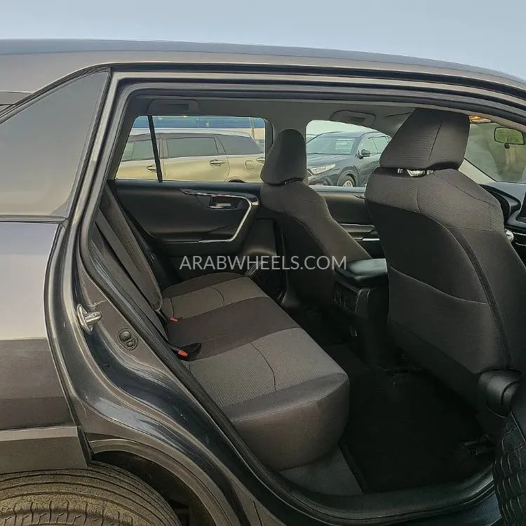 Toyota Rav4 2021 for Sale in Dubai Image-8