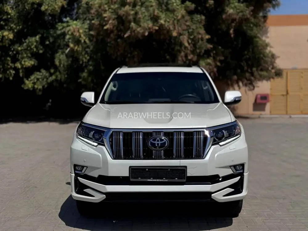 Toyota Land Cruiser Prado 2023 for Sale in Sharjah Image-2