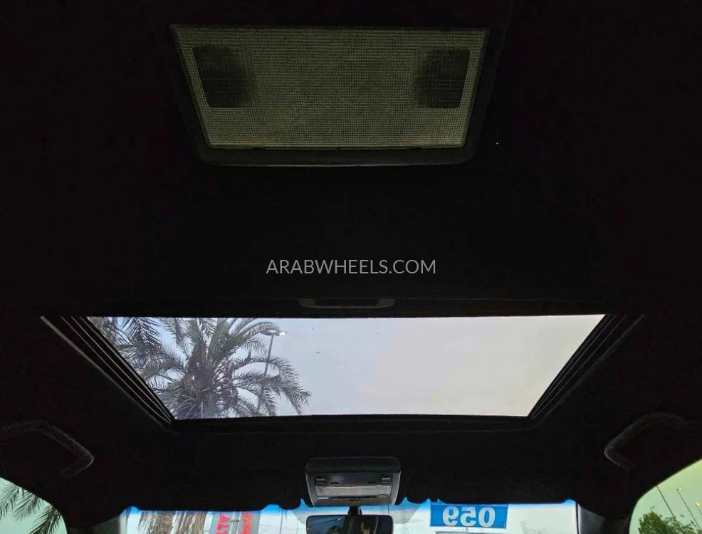 تويوتا لاند كروزر 2017 for Sale in دبي Image-11