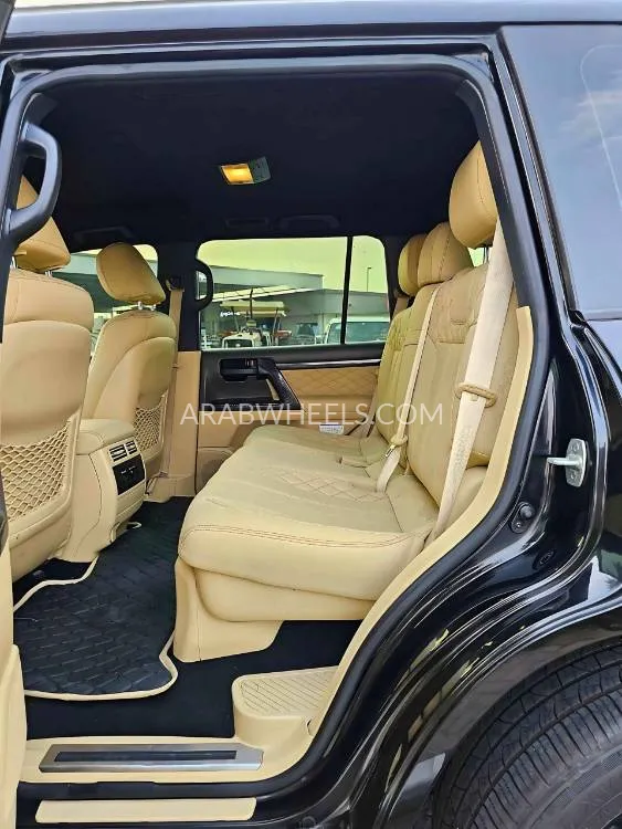 تويوتا لاند كروزر 2017 for Sale in دبي Image-13