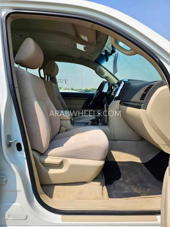 تويوتا لاند كروزر 2019 for Sale in دبي Image-10