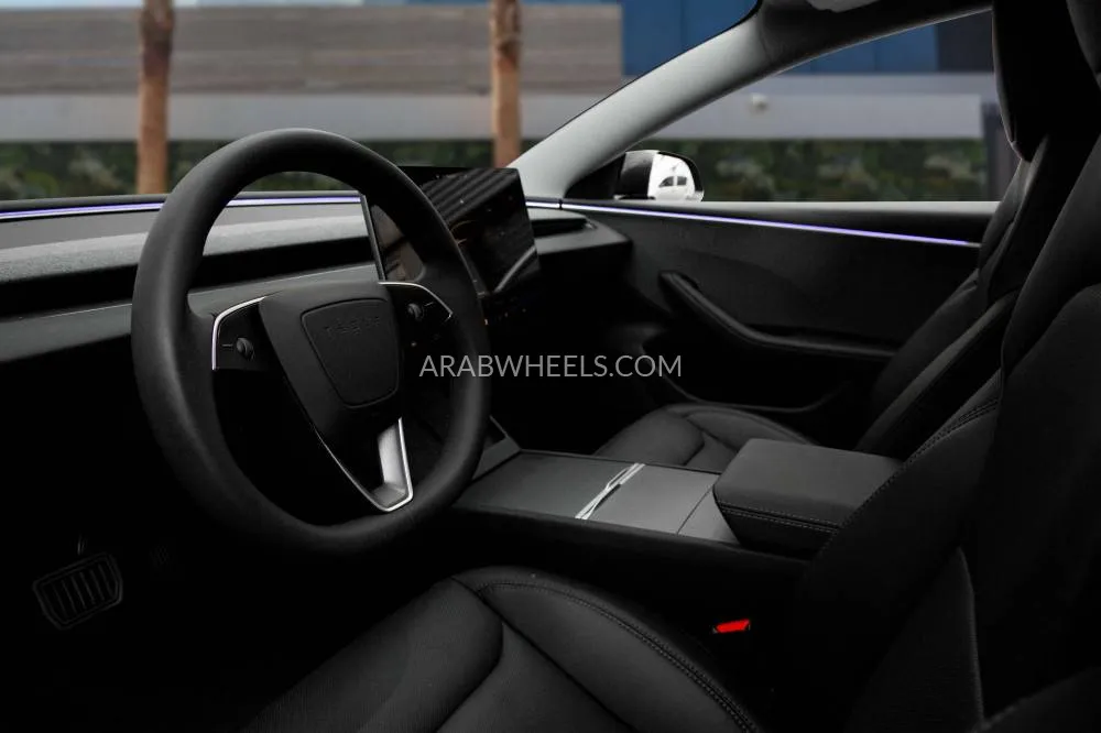 Tesla Model 3 2024 for Sale in Dubai Image-9