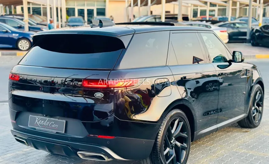 Land Rover Range Rover 2023 for Sale in Sharjah Image-7