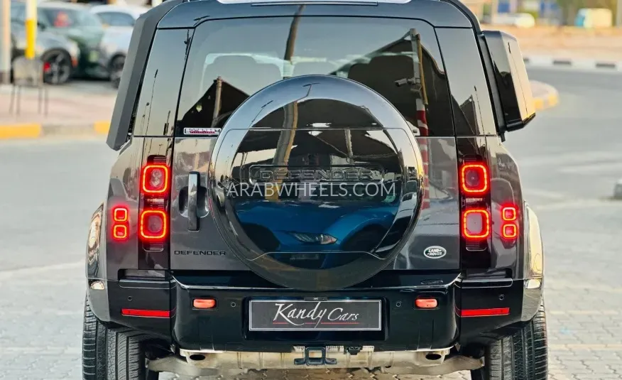 Land Rover Defender 2022 for Sale in Sharjah Image-7