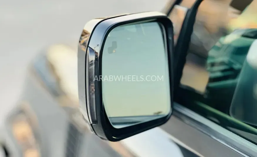 Land Rover Defender 2022 for Sale in Sharjah Image-9