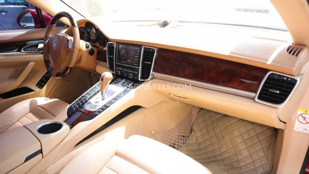 بورشه باناميرا 2013 for Sale in الشارقة Image-8