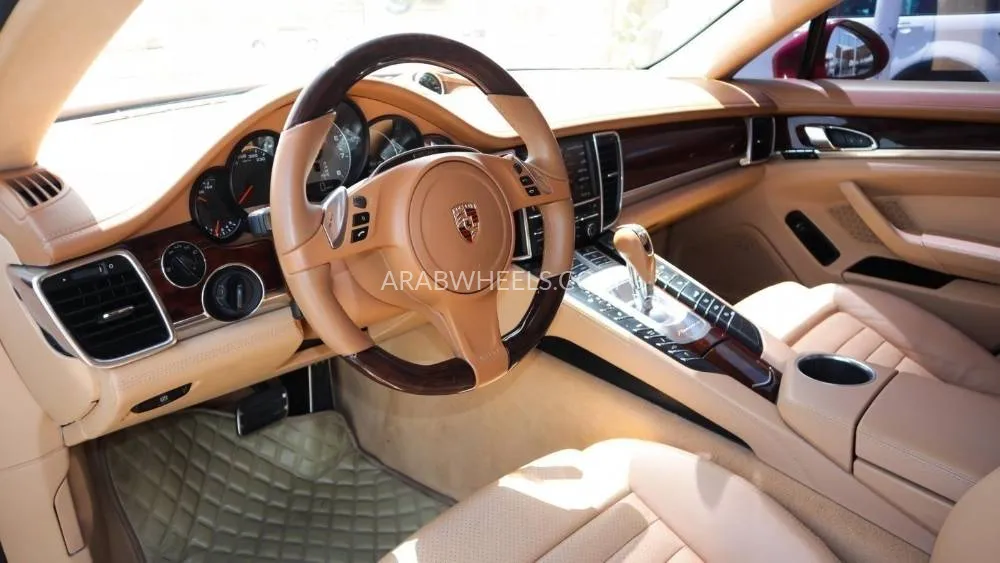 بورشه باناميرا 2013 for Sale in الشارقة Image-9