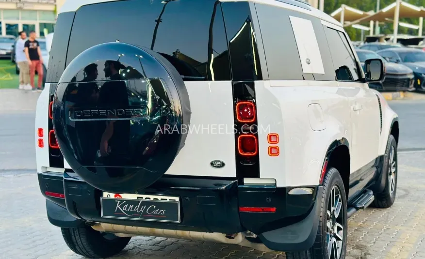 لاند روفر ديفندر 2023 for Sale in الشارقة Image-7